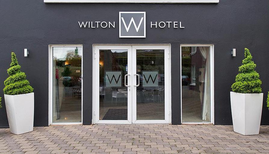 Wilton Hotel Брей Екстер'єр фото